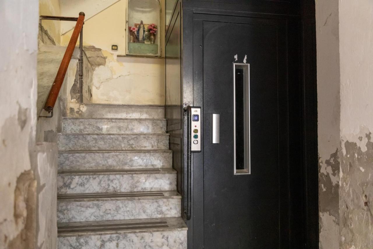 Apartment With Sea View With 2 Lifts Above Montesanto! Neapol Zewnętrze zdjęcie