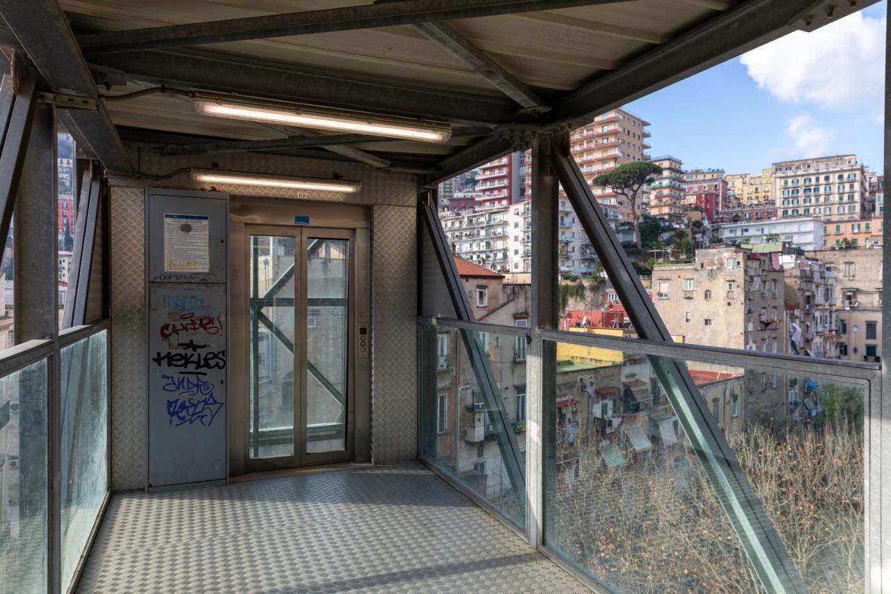 Apartment With Sea View With 2 Lifts Above Montesanto! Neapol Zewnętrze zdjęcie